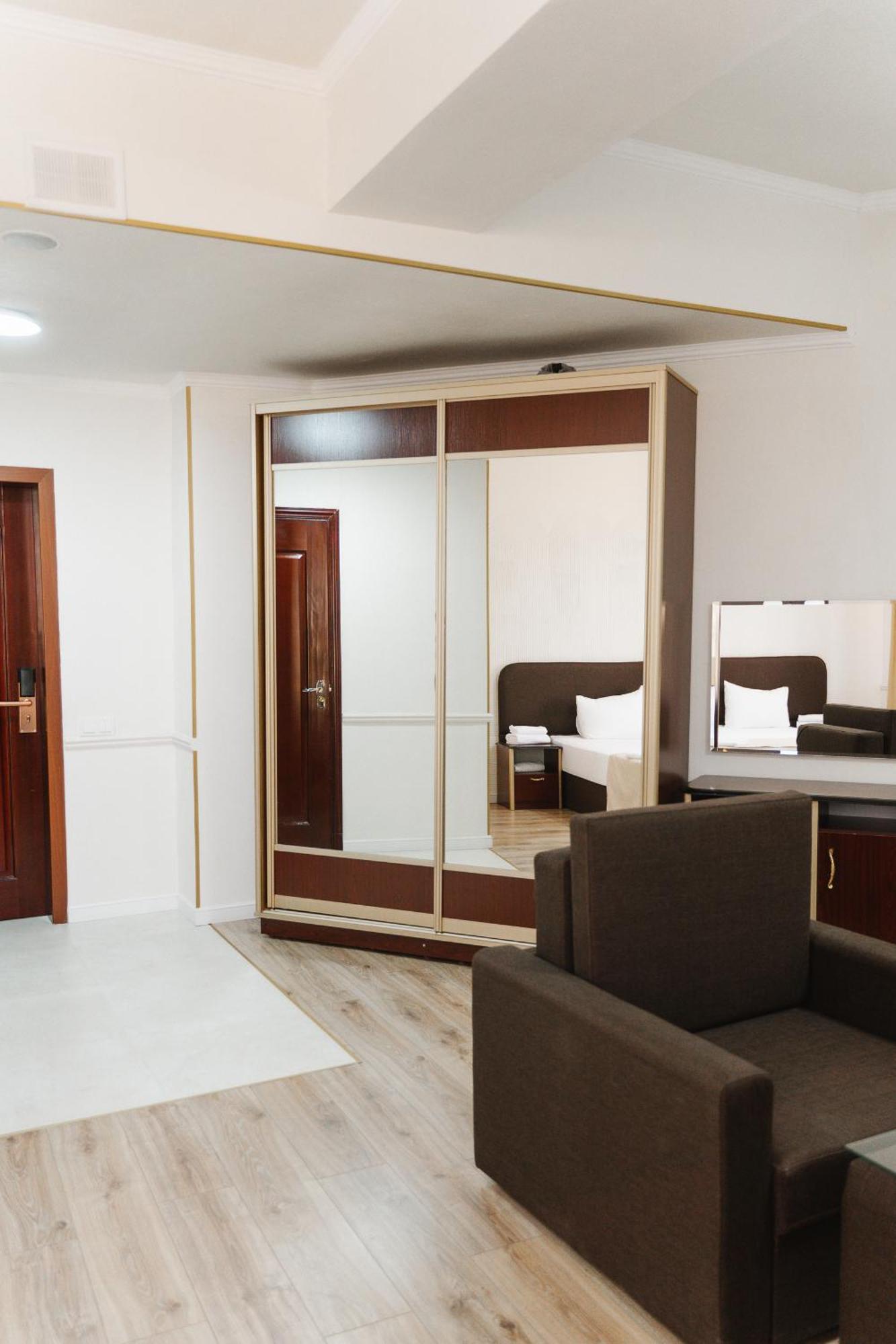 Hotel Bellagio Shymkent Exterior photo